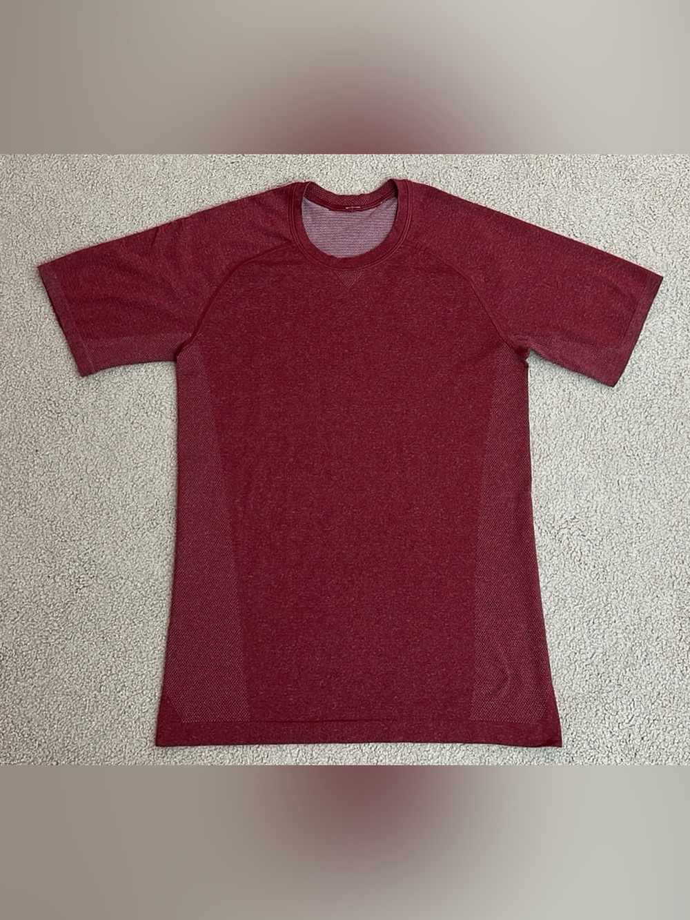 Men’s Lululemon athletic shirt